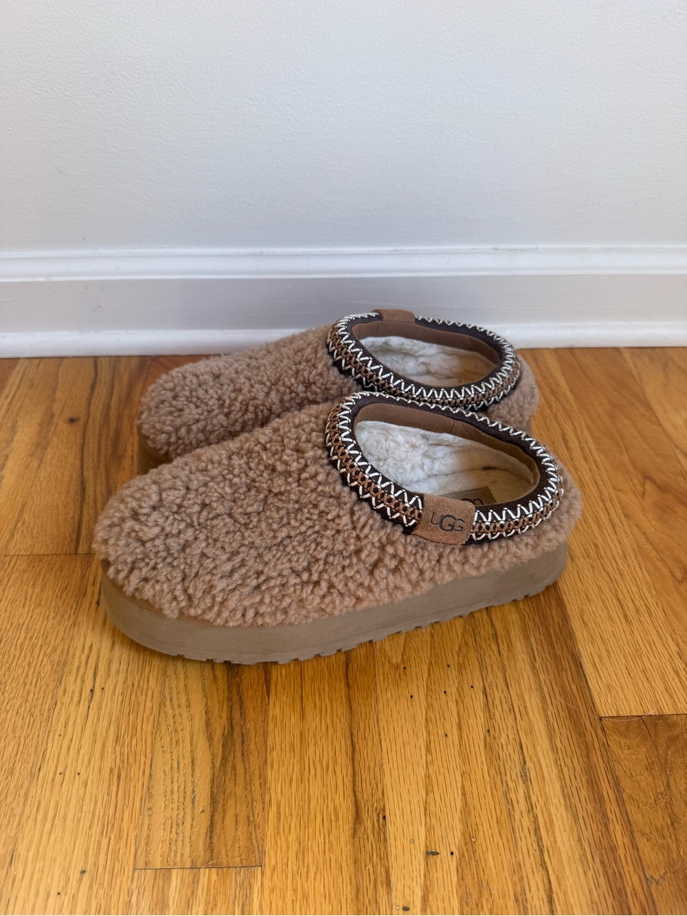 UGG Tazz Maxi Curly Platform Slippers